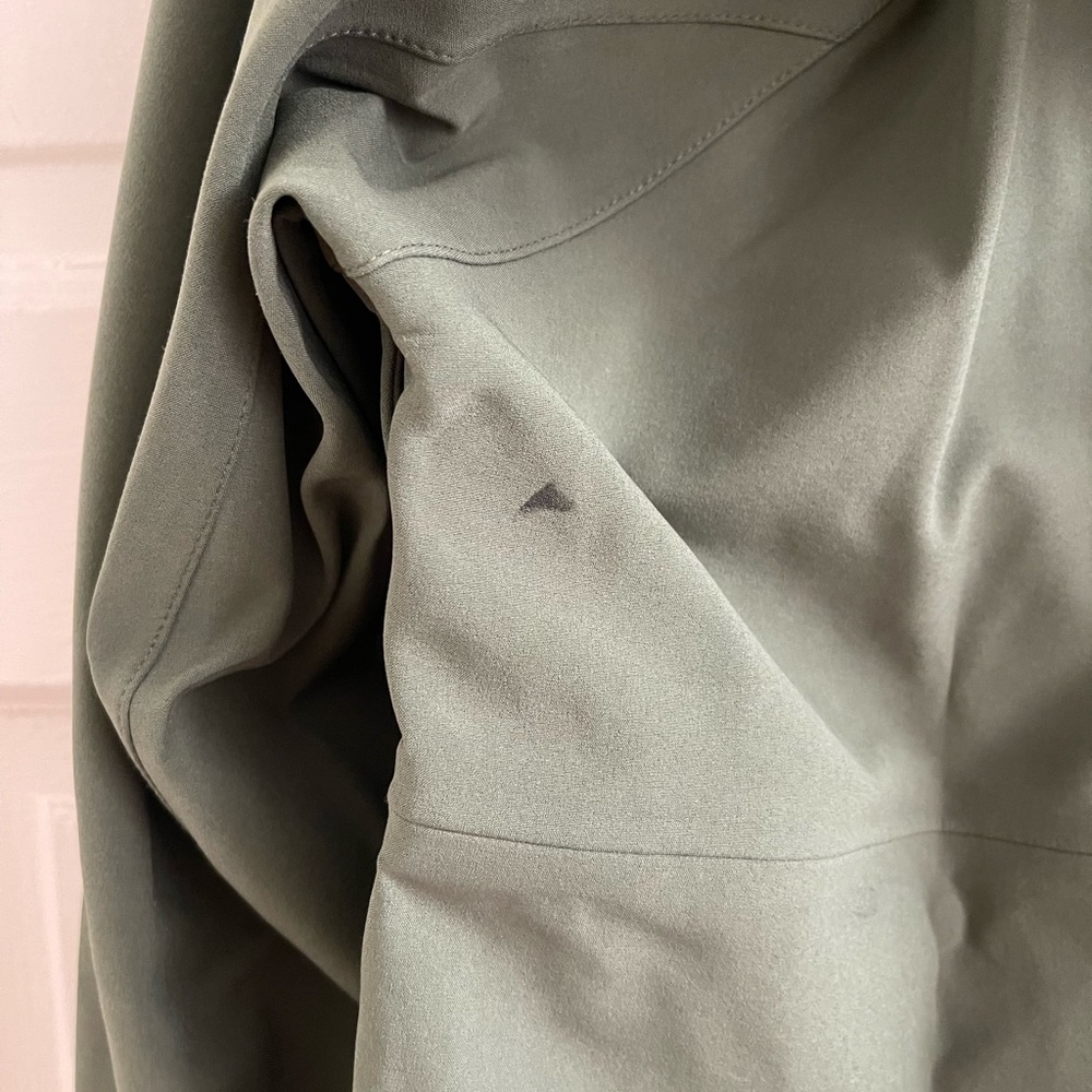 The North Face Men’s Small Green Apex Flex GTX Rain Jacket - Picture 3 of 5